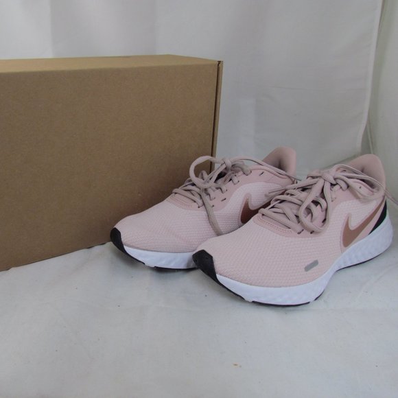 Nike Shoes - Nike Women's Revolution 5 Running Shoes